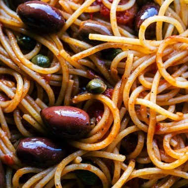 Spaghetti alla Puttanesca