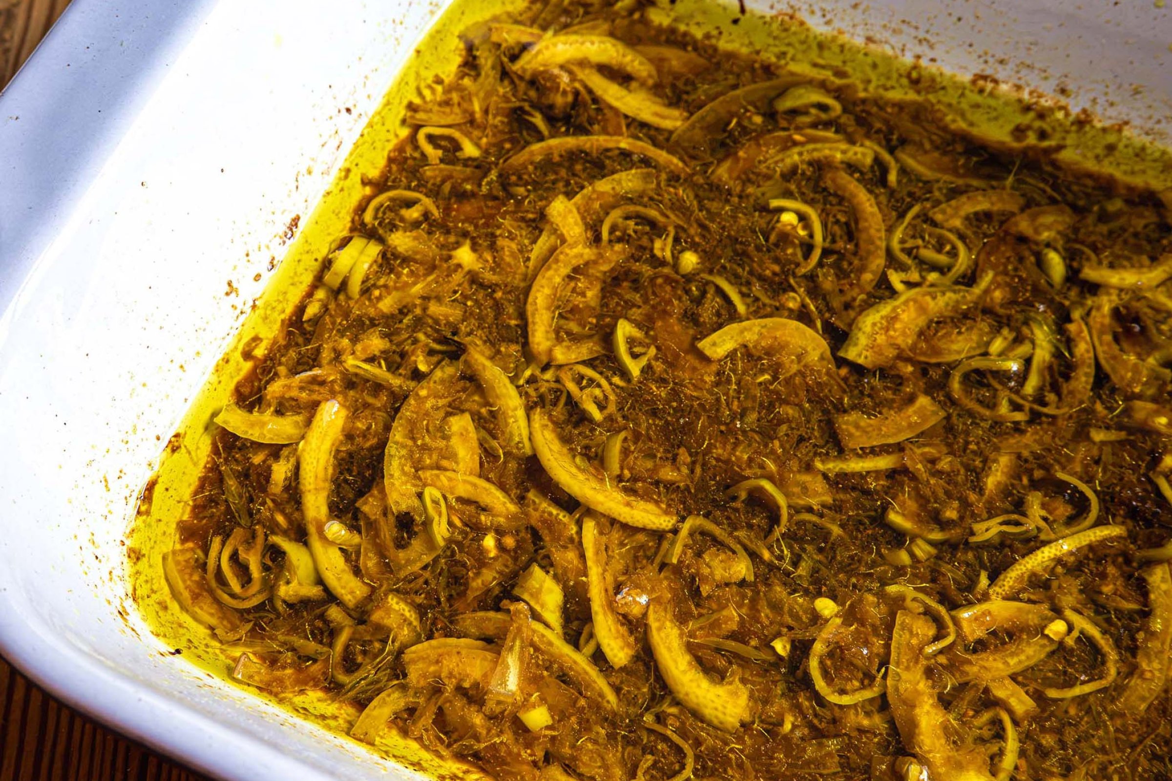 Olivenöl-Dip mit gerösteter Zitrone und Fenchelsamen